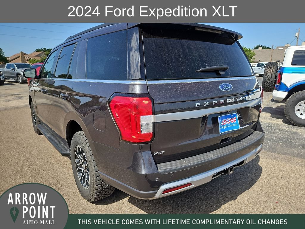 Used 2024 Ford Expedition XLT AWD/4WD image 9