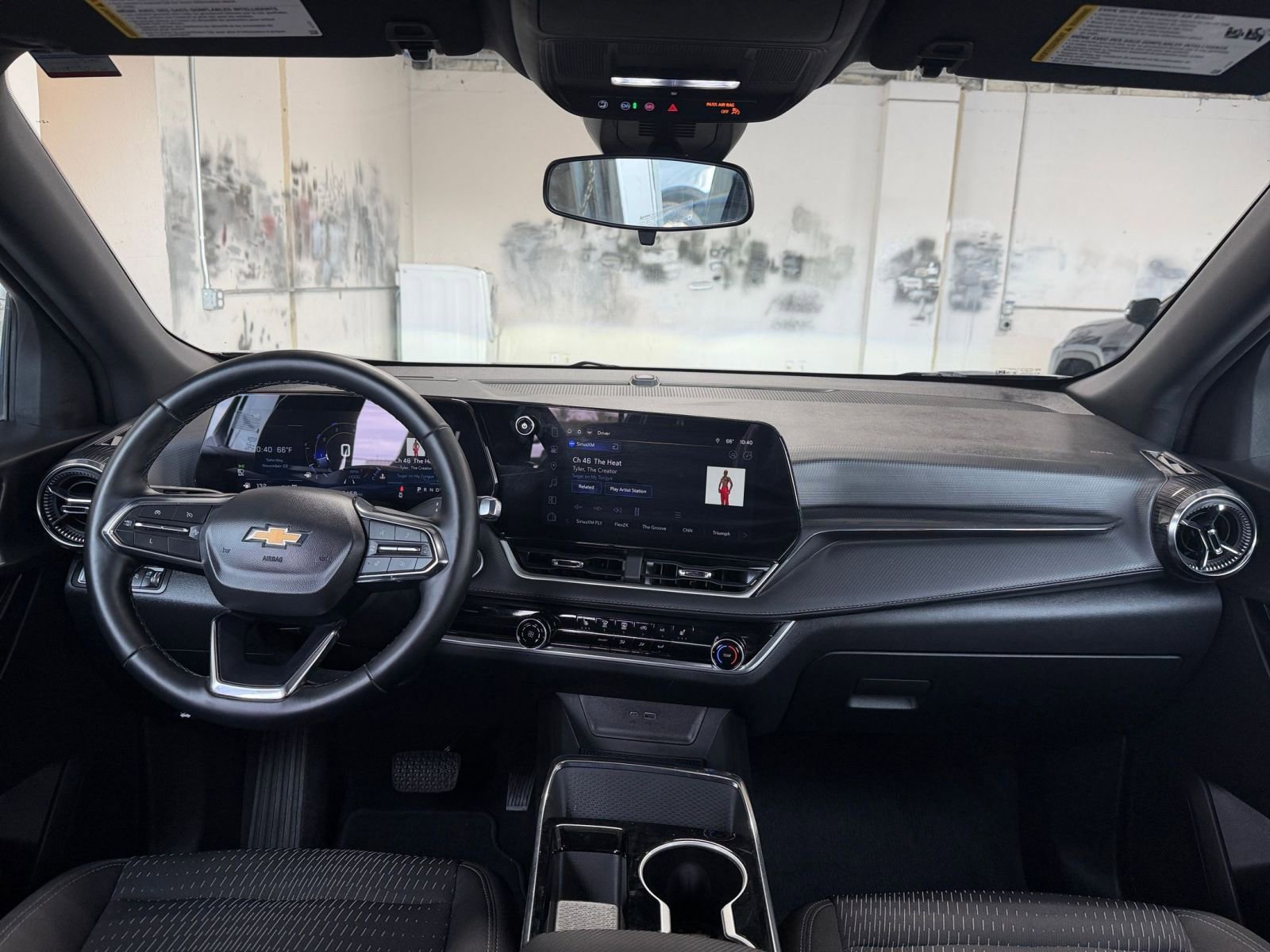 Used 2025 Chevrolet Equinox LT image 32