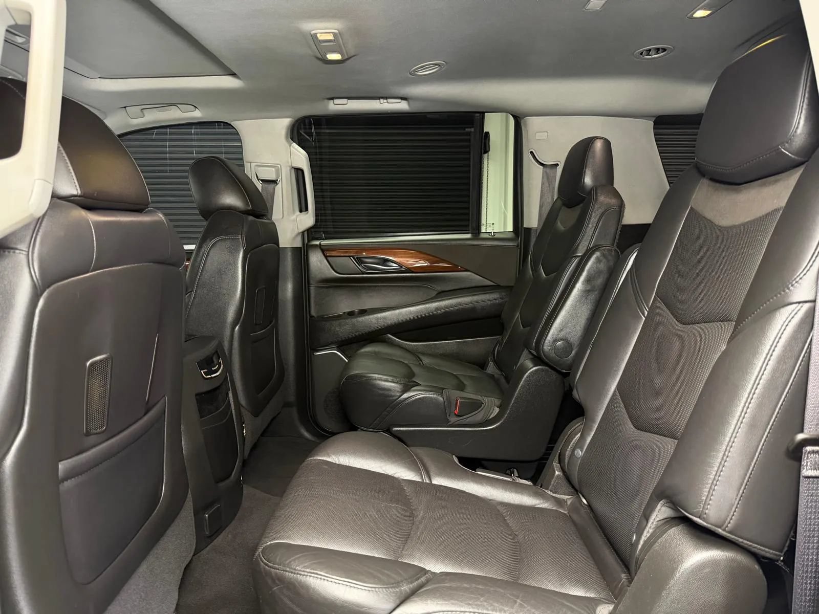 Used 2016 Cadillac Escalade ESV Luxury RWD image 21