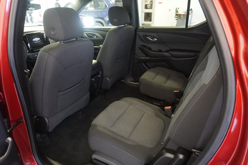 Used 2023 Chevrolet Traverse LT AWD/4WD image 22