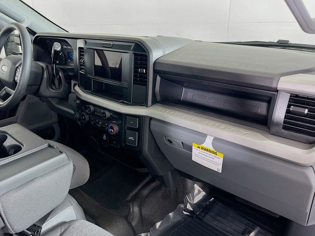 New 2026 Ford F250 XL w/ XL Chrome Package image 26
