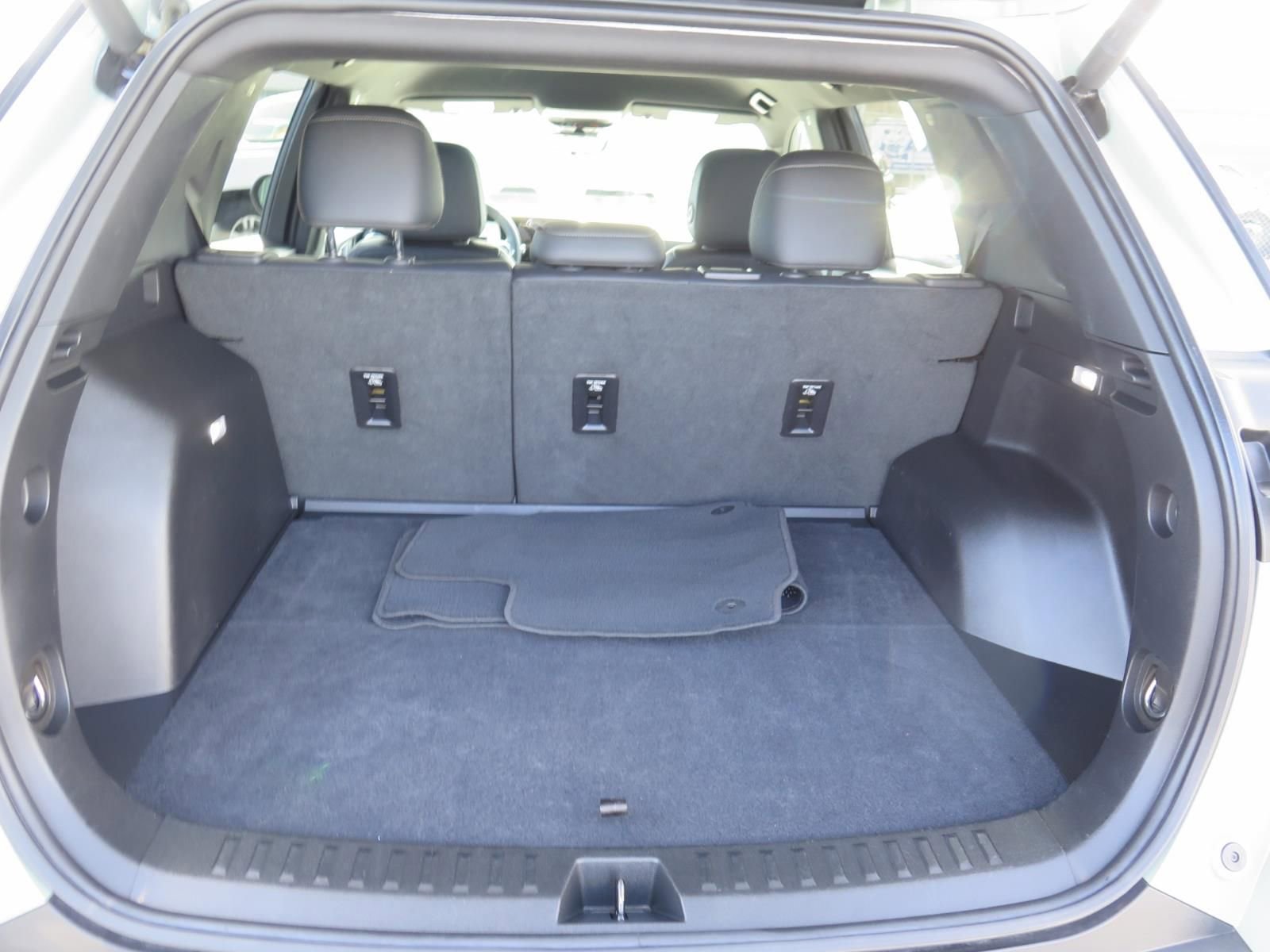 Used 2025 Chevrolet Equinox LT w/ Convenience Package II image 17