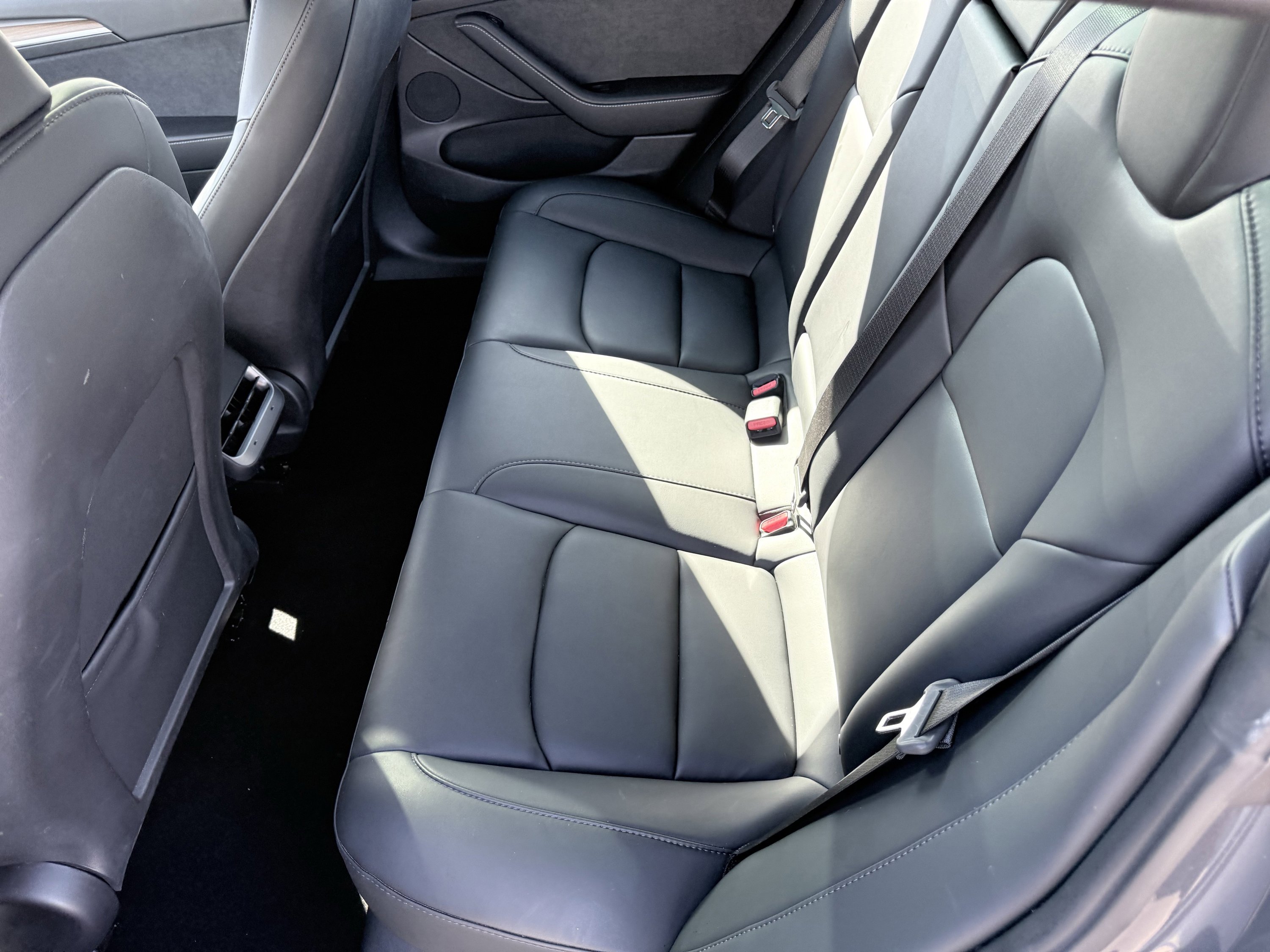 Used 2023 Tesla Model 3 Standard Range image 34