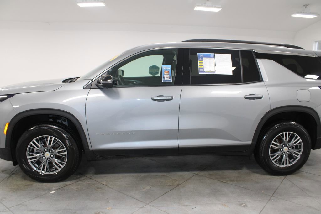 Used 2024 Chevrolet Traverse LT image 6