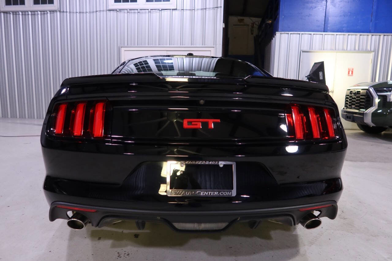Used 2017 Ford Mustang GT Premium w/ GT Performance Package image 4