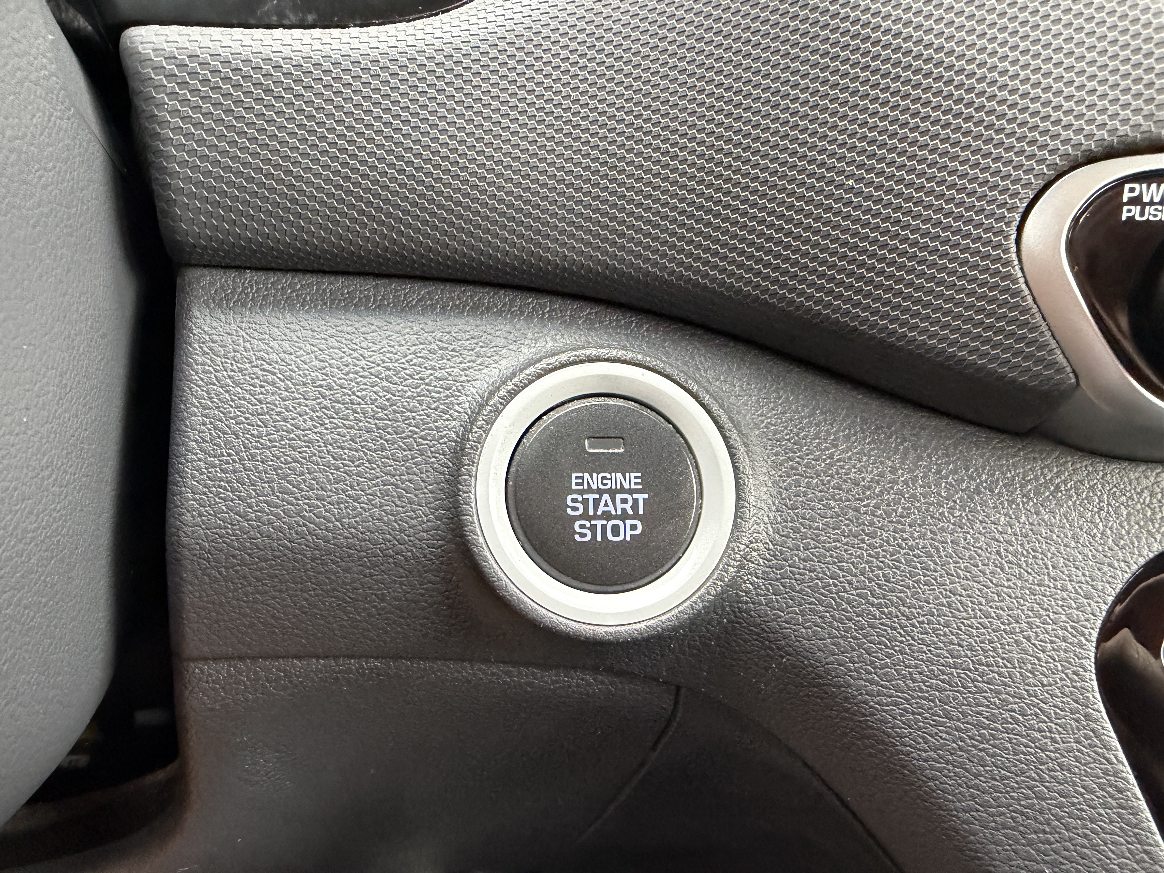 Used 2019 Hyundai Ioniq Plug-In Hybrid FWD image 18