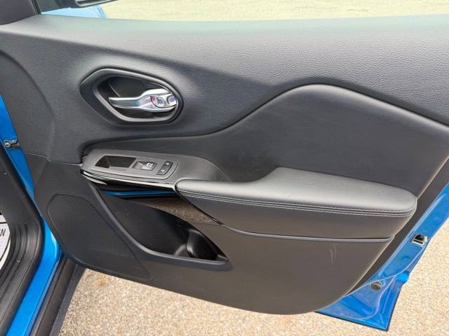 Used 2023 Jeep Cherokee Altitude Lux image 20