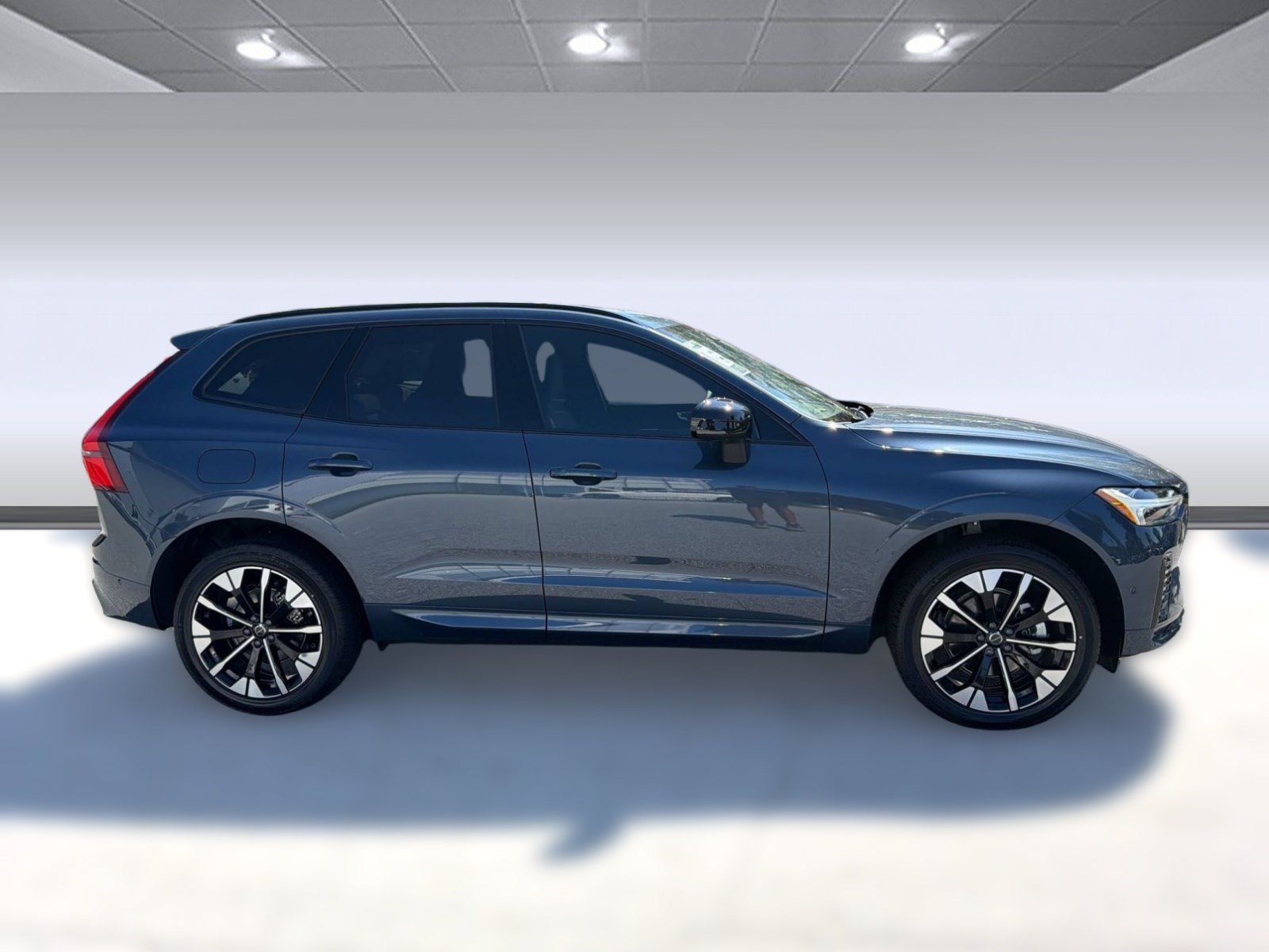 New 2026 Volvo XC60 B5 Plus w/ Protection Package Premier AWD/4WD image 8