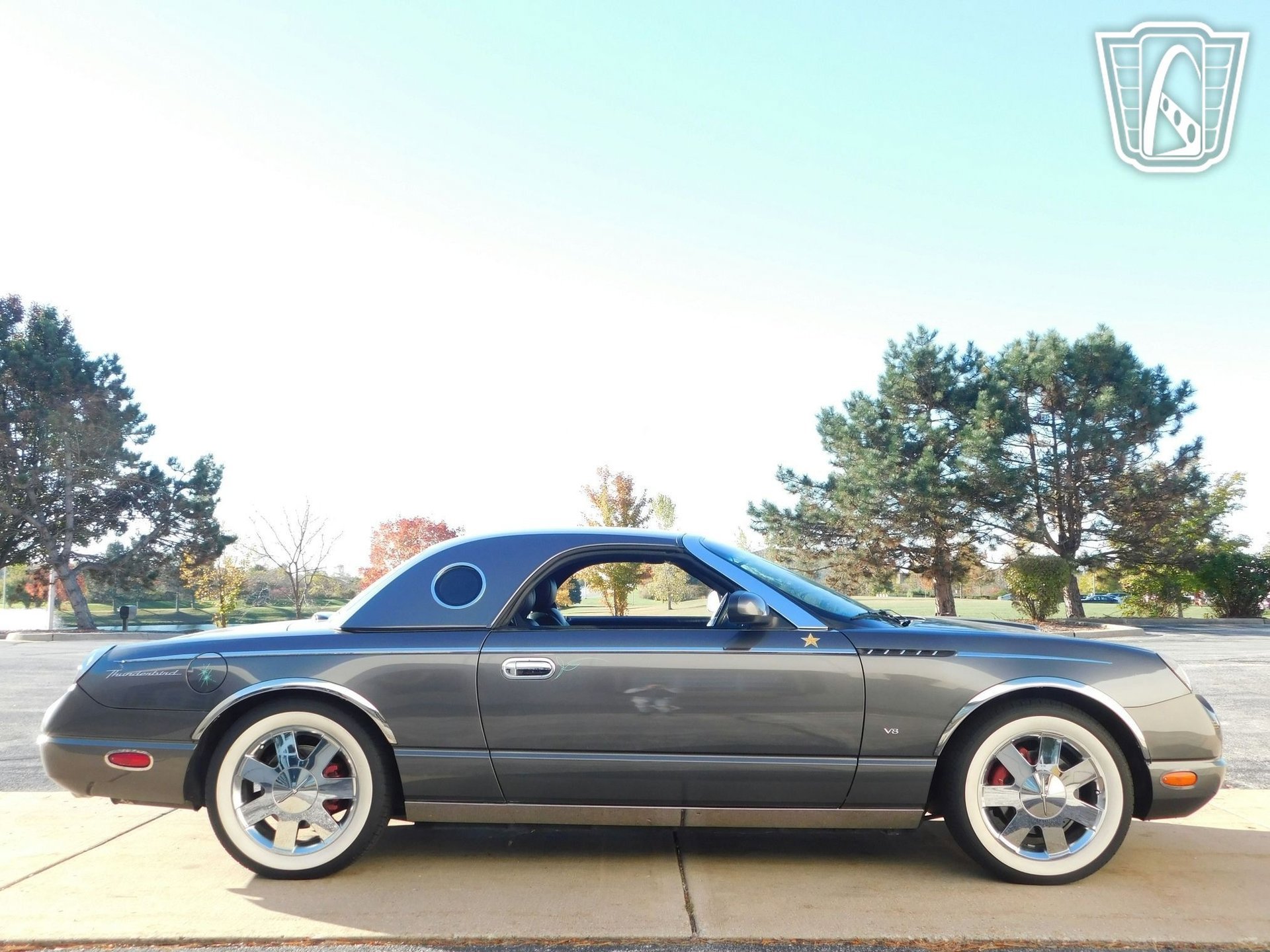Used 2003 Ford Thunderbird image 12