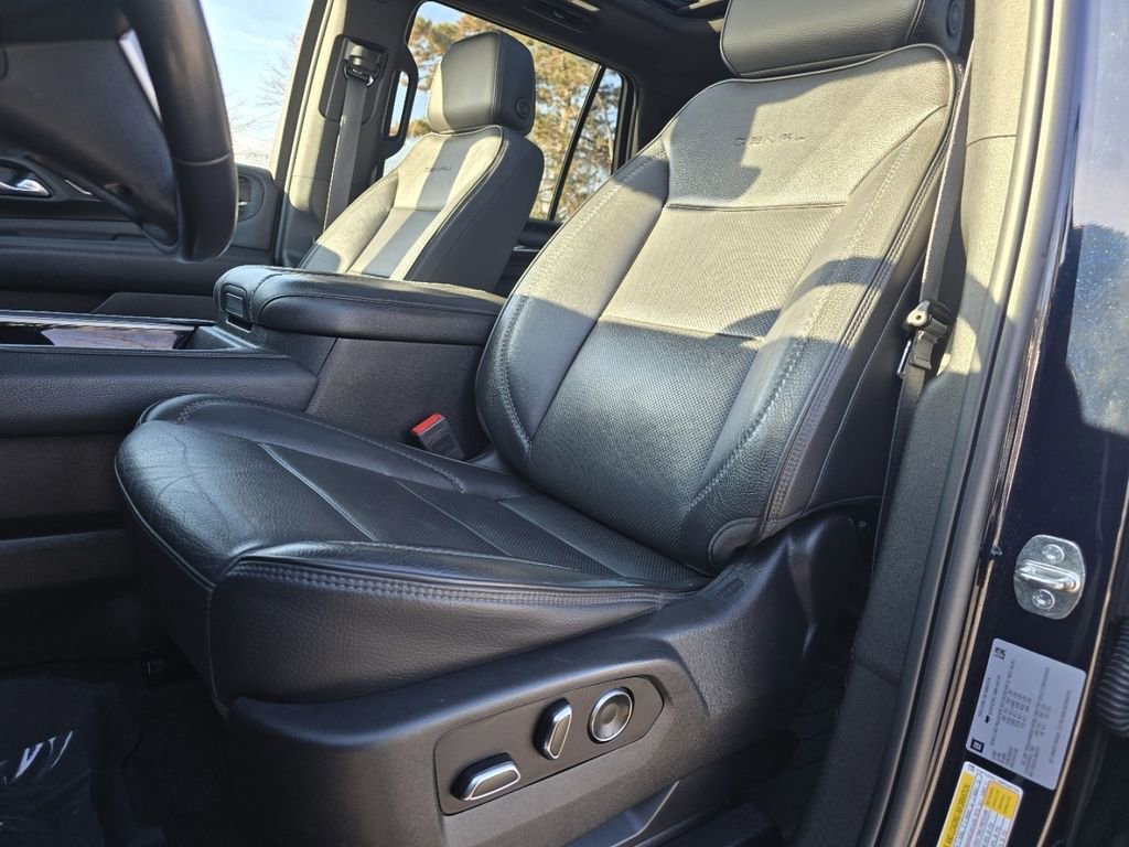 Used 2021 GMC Yukon Denali w/ Denali Premium Package image 31