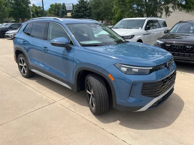New 2026 Volkswagen Tiguan SE AWD/4WD image 1