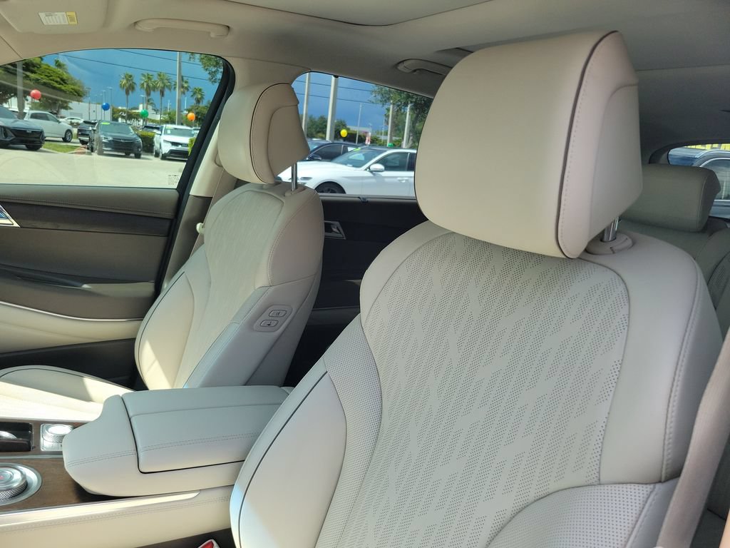 Certified 2024 Genesis GV80 2.5T w/ Prestige Package AWD/4WD image 18