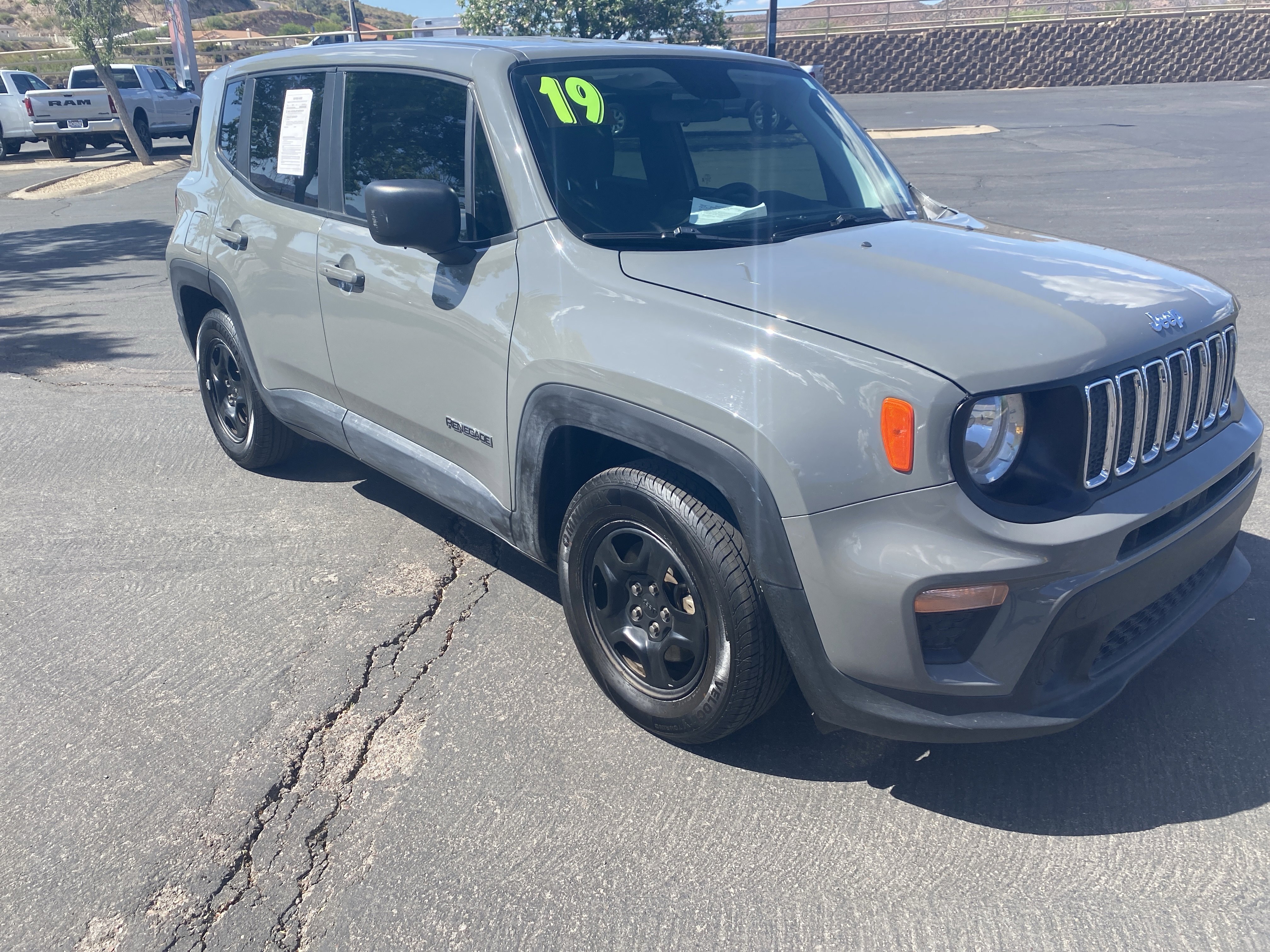 Used 2019 Jeep Renegade Sport FWD image 5
