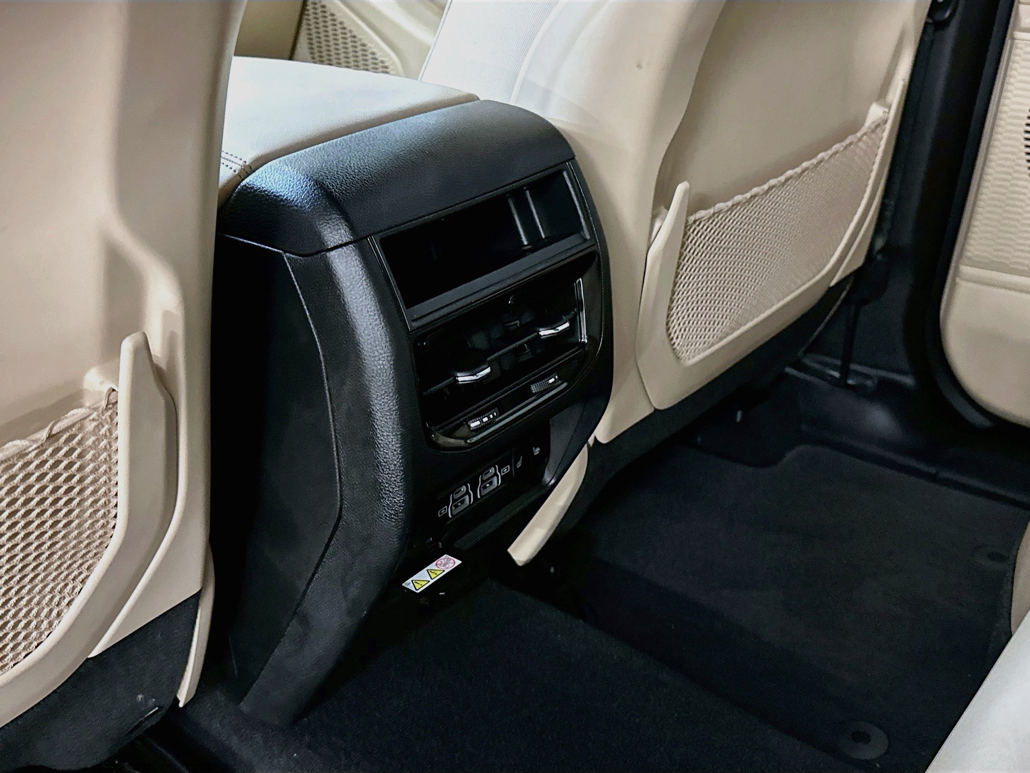 Used 2023 Jeep Grand Cherokee Limited w/ Luxury Tech Group II AWD/4WD image 29