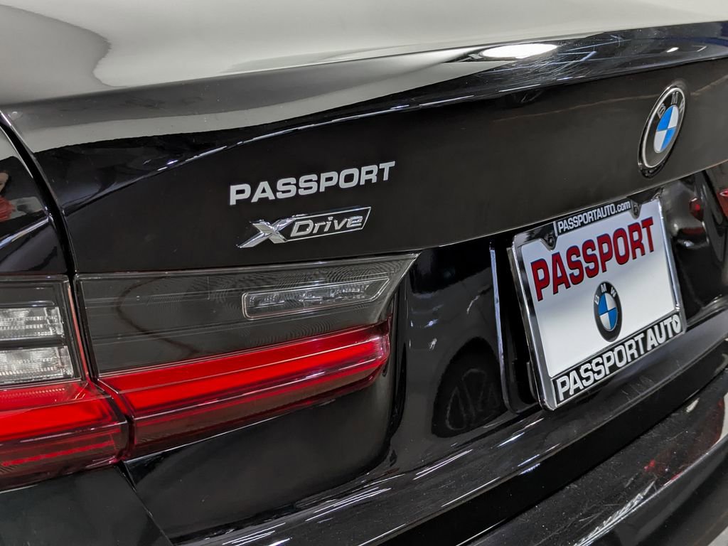 Used 2025 BMW 330i xDrive Sedan w/ M Sport Package image 9