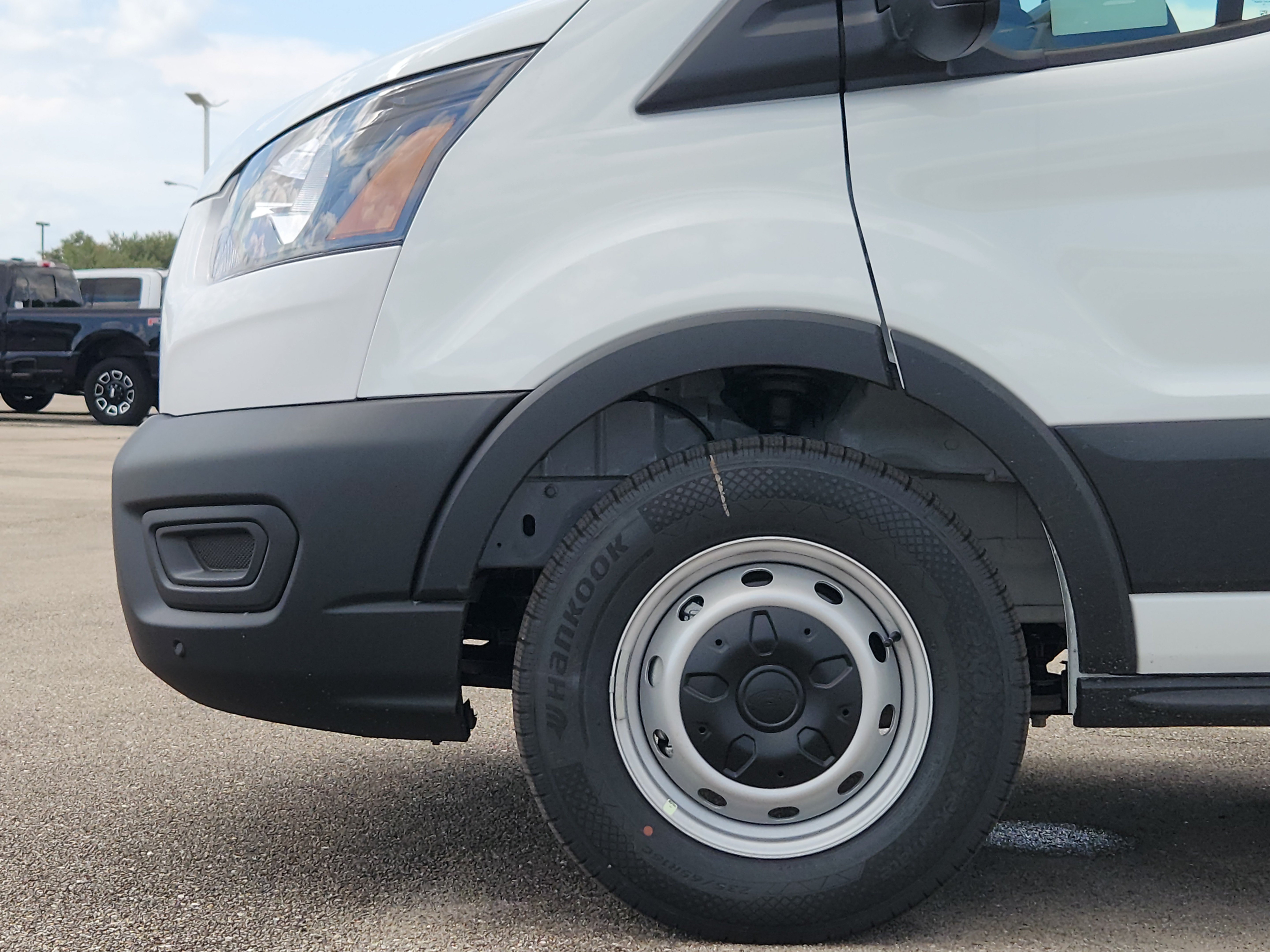 New 2027 Ford Transit 150 Low Roof w/ Load Area Protection Package RWD image 5