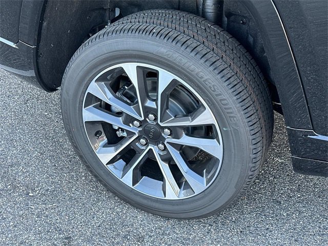 New 2025 Jeep Grand Cherokee L Overland w/ Luxury Tech Group IV image 34