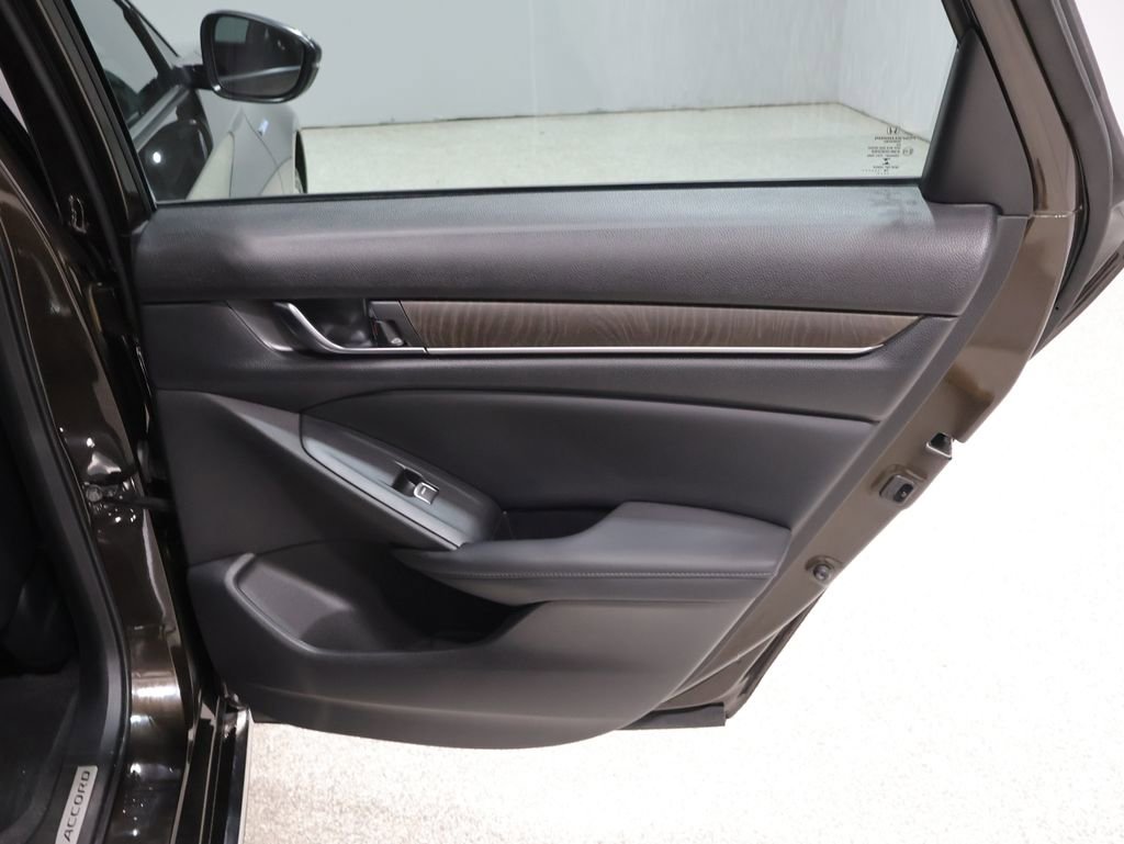 Used 2018 Honda Accord EX-L image 21