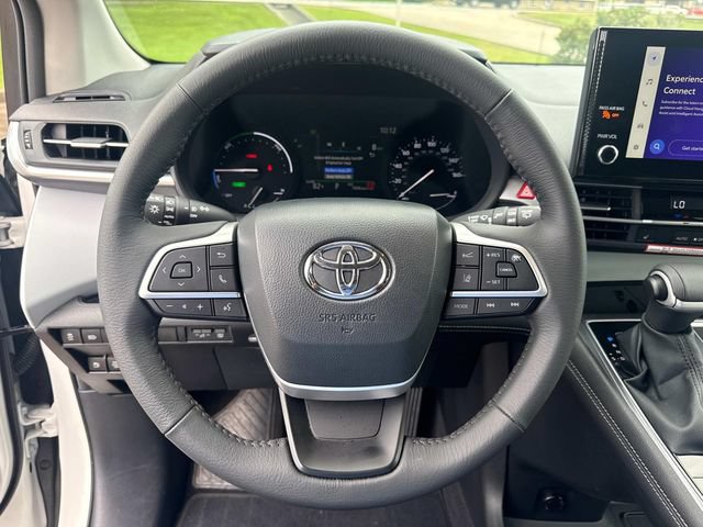 Used 2026 Toyota Sienna XLE AWD/4WD image 27