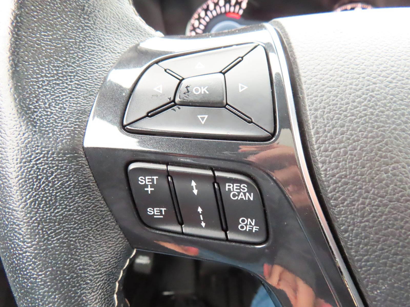 Used 2017 Ford Explorer Platinum image 19