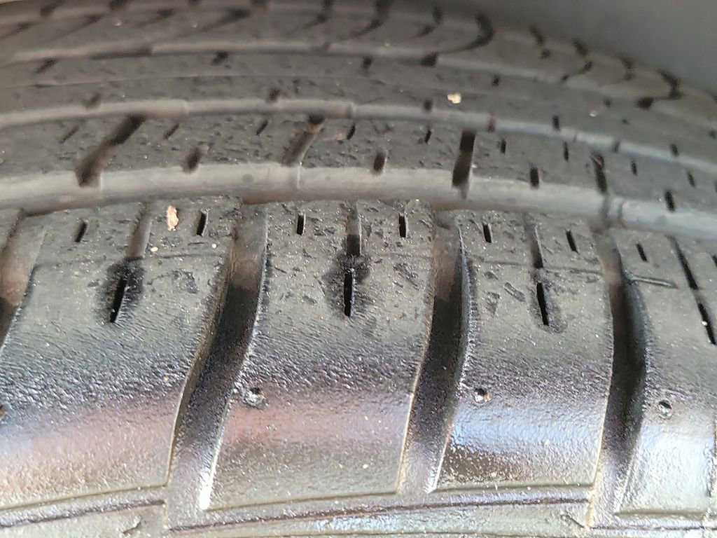 Used 2023 Chrysler 300 Touring w/ Sport Appearance Package image 21