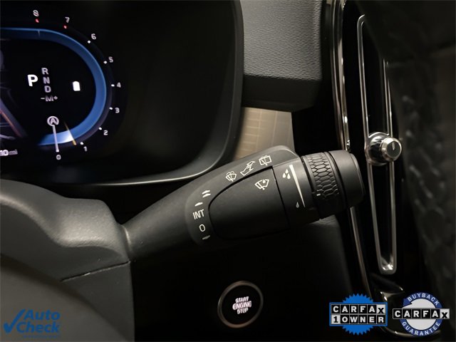 Used 2025 Volvo XC40 B5 Core image 34