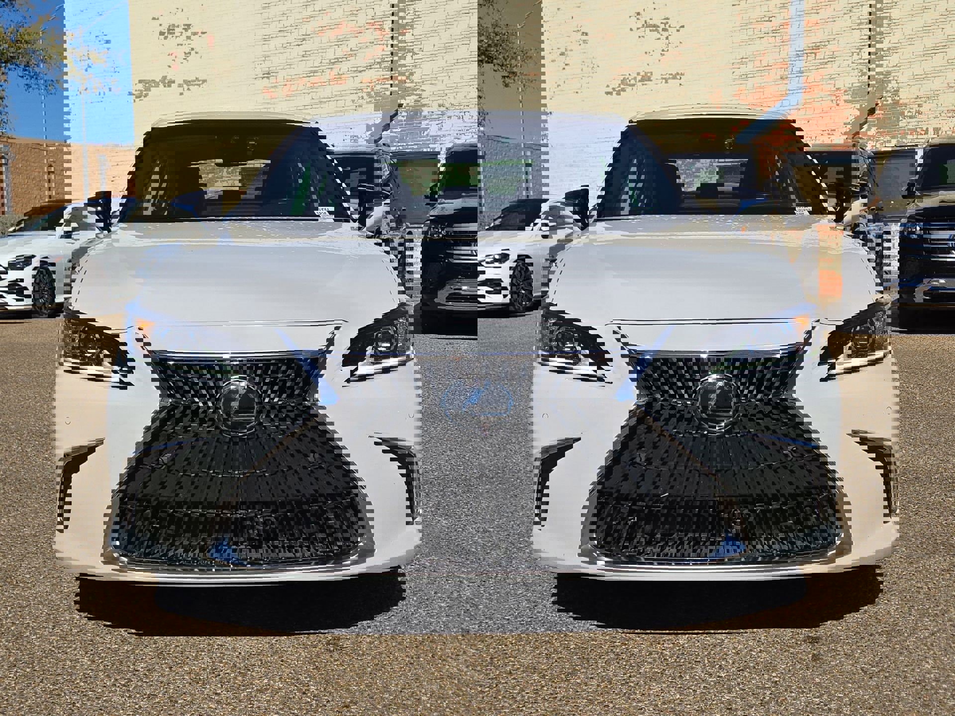 Certified 2025 Lexus ES 300h w/ Premium Package image 10