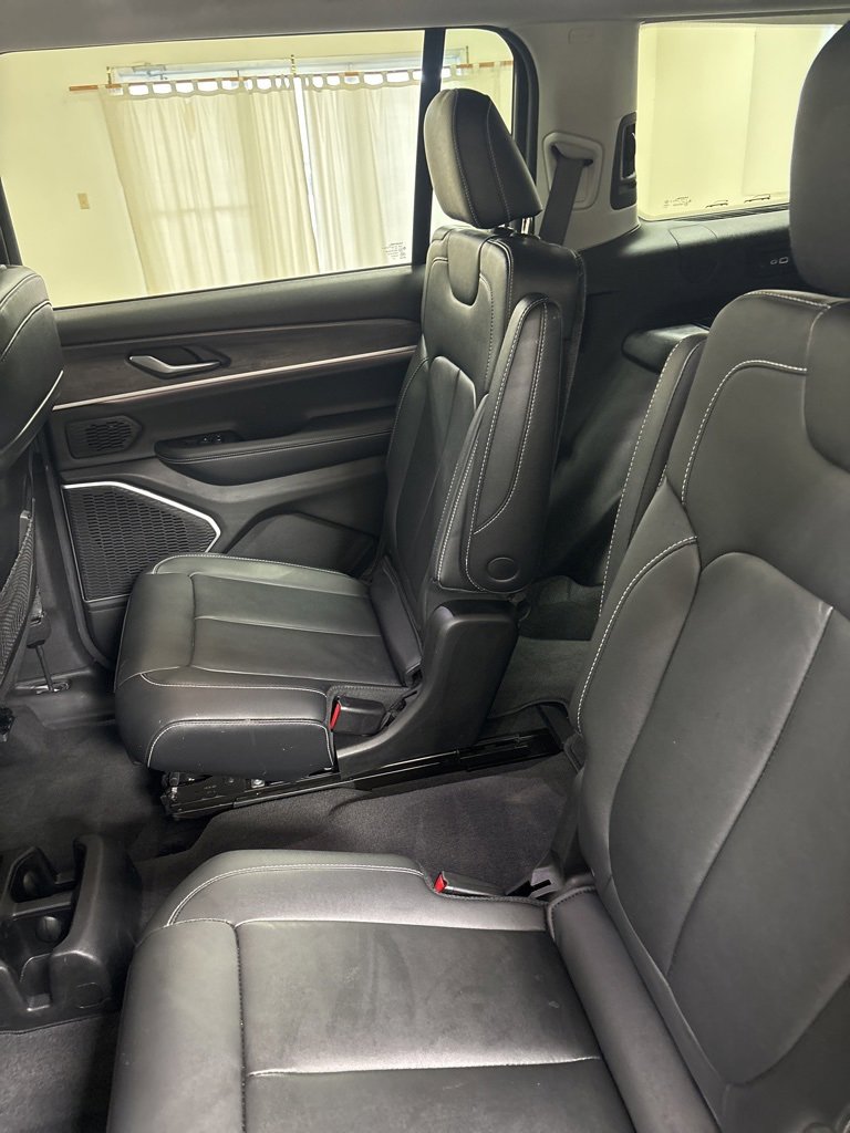 Used 2022 Jeep Grand Cherokee L Limited image 27