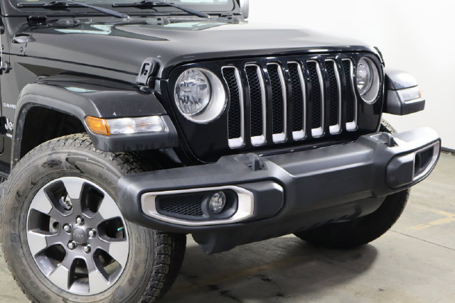 Used 2018 Jeep Wrangler Unlimited Sahara AWD/4WD image 37