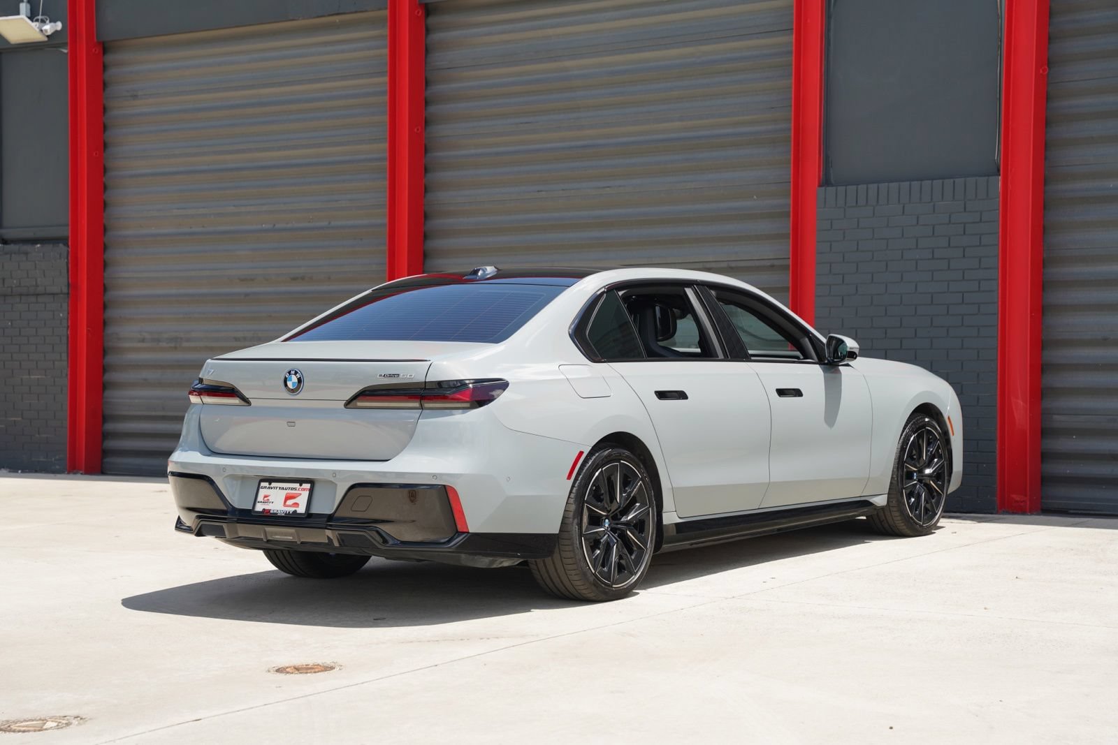 Used 2024 BMW i7 eDrive50 w/ M Sport Package RWD image 13