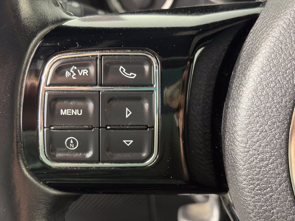 Used 2015 Jeep Wrangler Unlimited Sahara AWD/4WD image 17