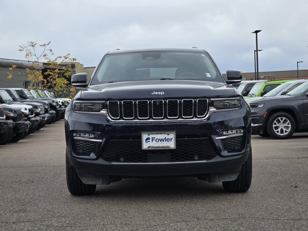 Used 2024 Jeep Grand Cherokee Limited w/ Luxury Tech Group II AWD/4WD image 2