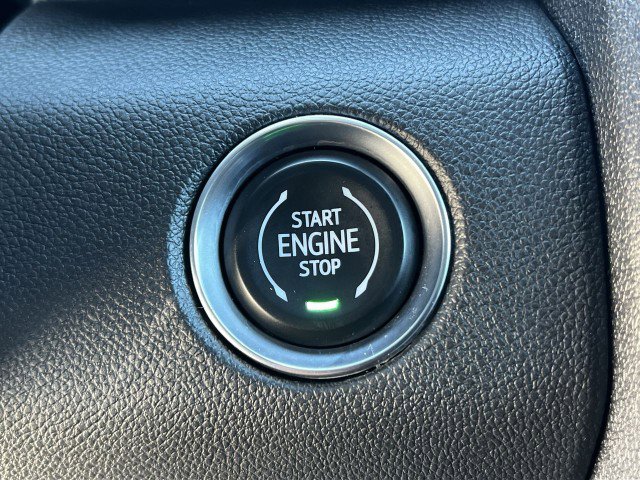 Used 2025 GMC Acadia Elevation image 17