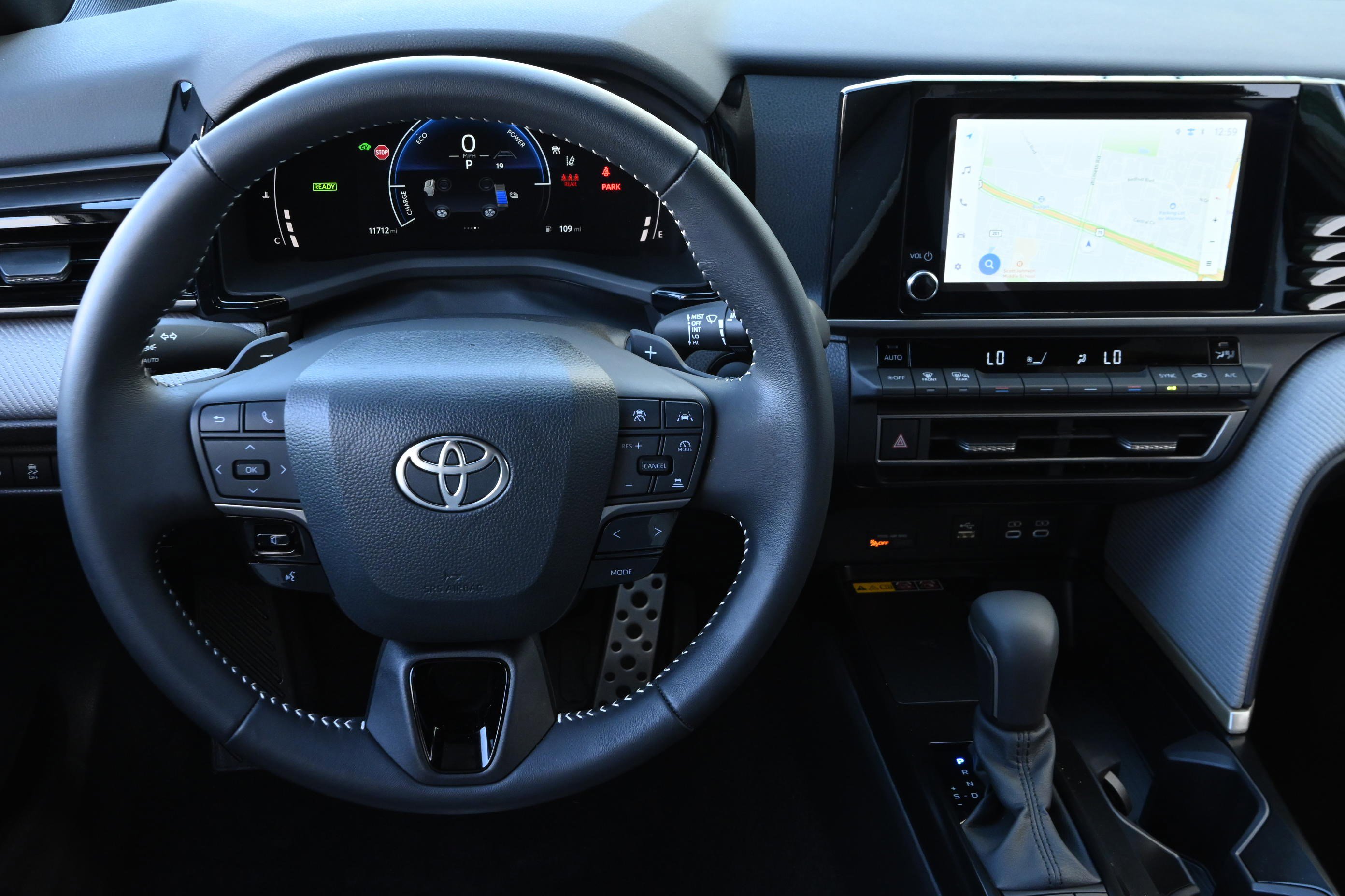 Used 2025 Toyota Camry SE image 13