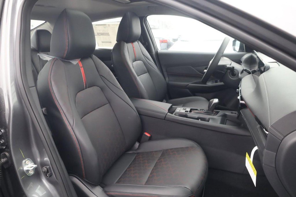 New 2026 Nissan Sentra SR w/ SR Premium Package FWD image 21