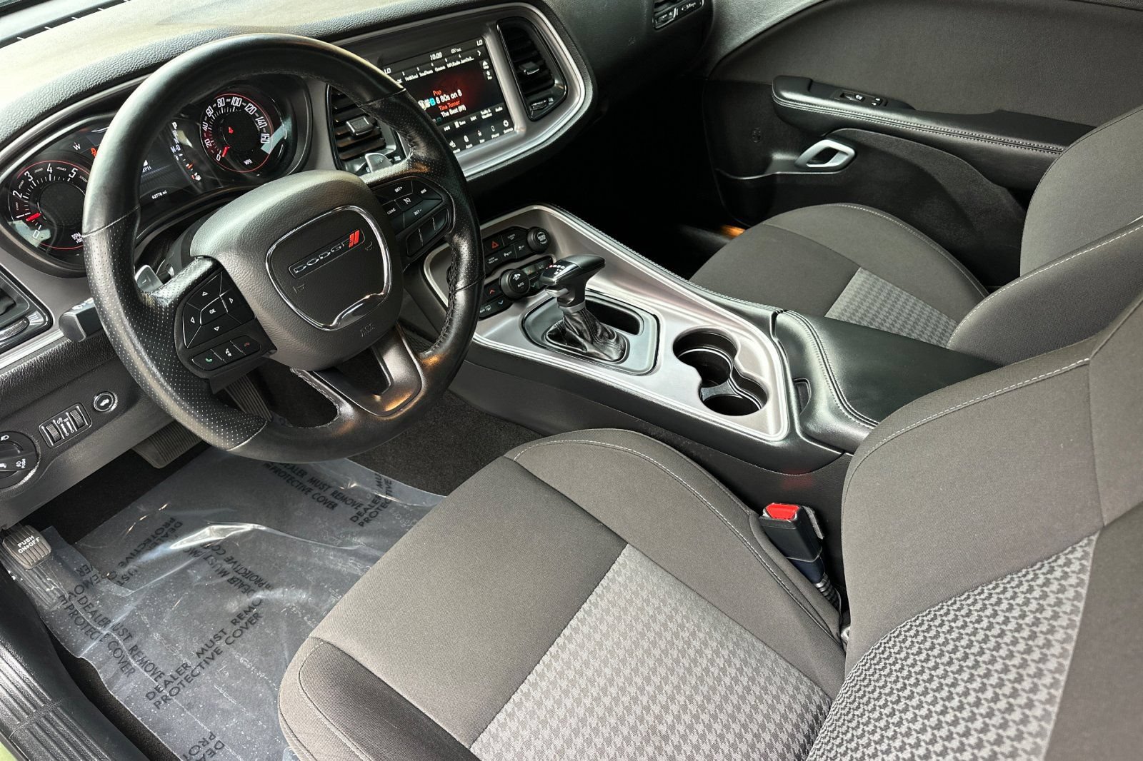 Used 2022 Dodge Challenger R/T RWD image 9