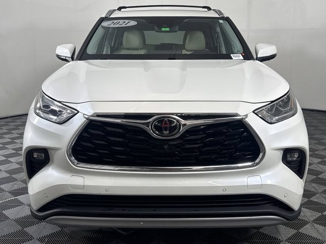 Used 2021 Toyota Highlander Platinum AWD/4WD image 11