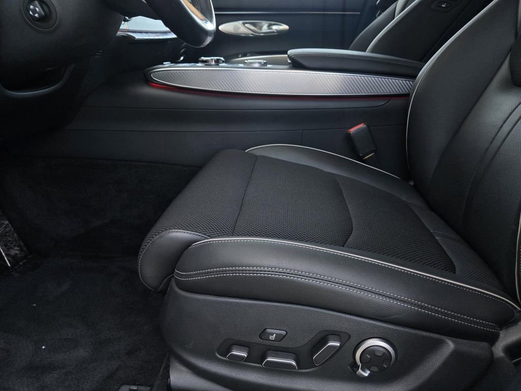 Used 2025 Genesis GV70 3.5T Sport image 21