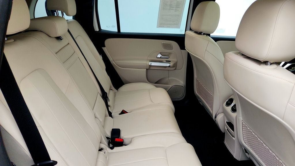 Used 2022 Mercedes-Benz EQB 300 4MATIC w/ Pinnacle Package image 23