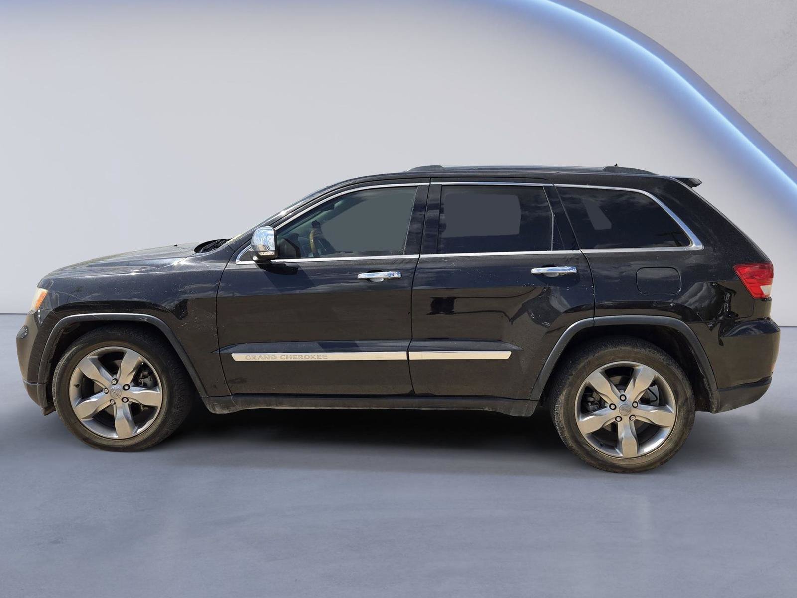 Used 2012 Jeep Grand Cherokee Overland AWD/4WD image 5