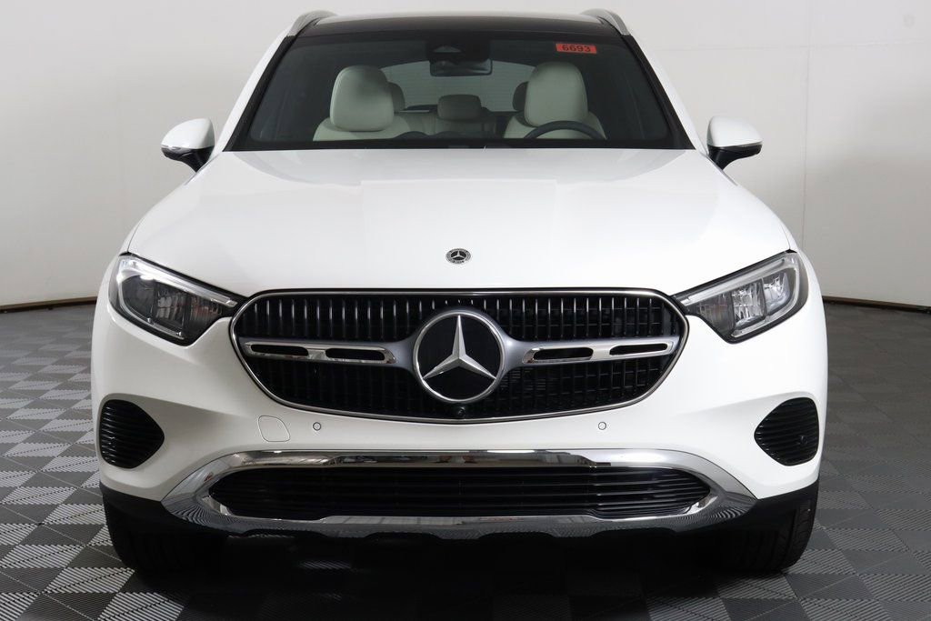 Certified 2025 Mercedes-Benz GLC 300 4MATIC image 6