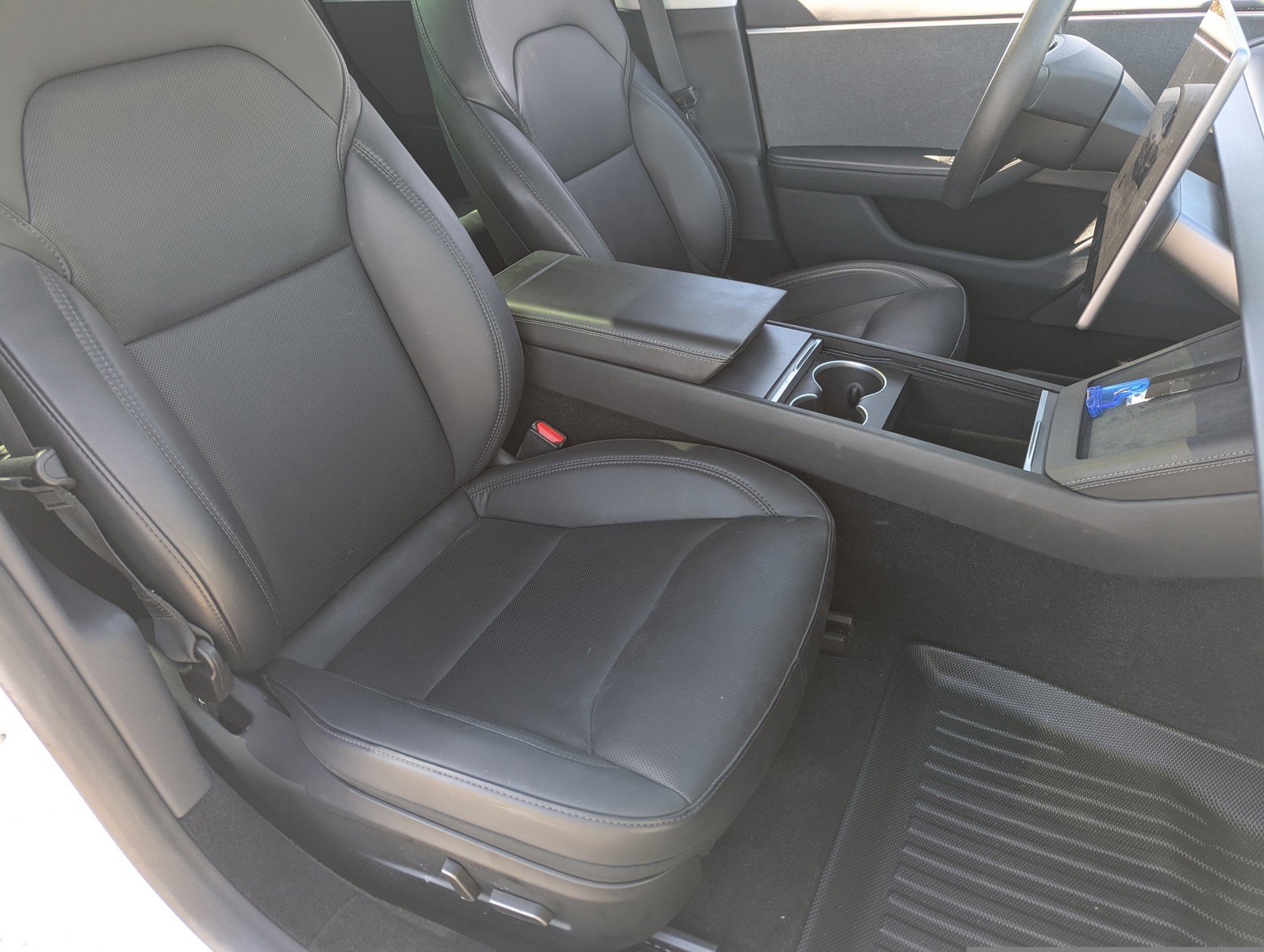 Used 2024 Tesla Model 3 Standard Range image 10