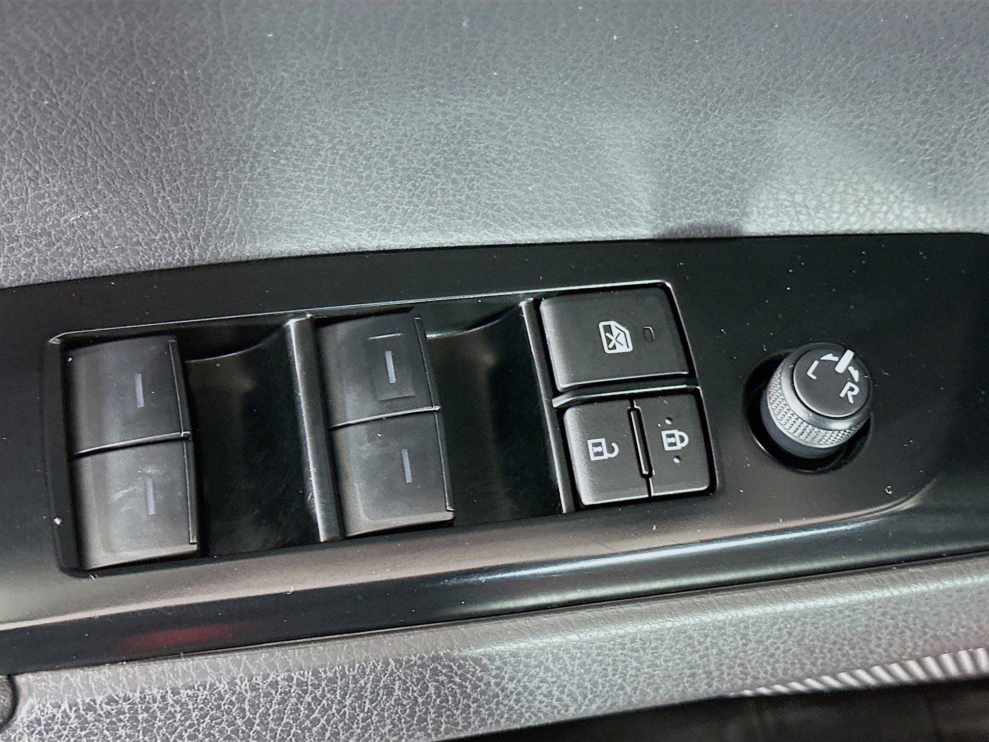 Used 2025 Toyota Camry SE image 15