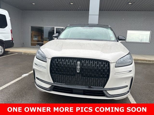 Used 2023 Lincoln Corsair Standard w/ Equipment Group 101A image 3