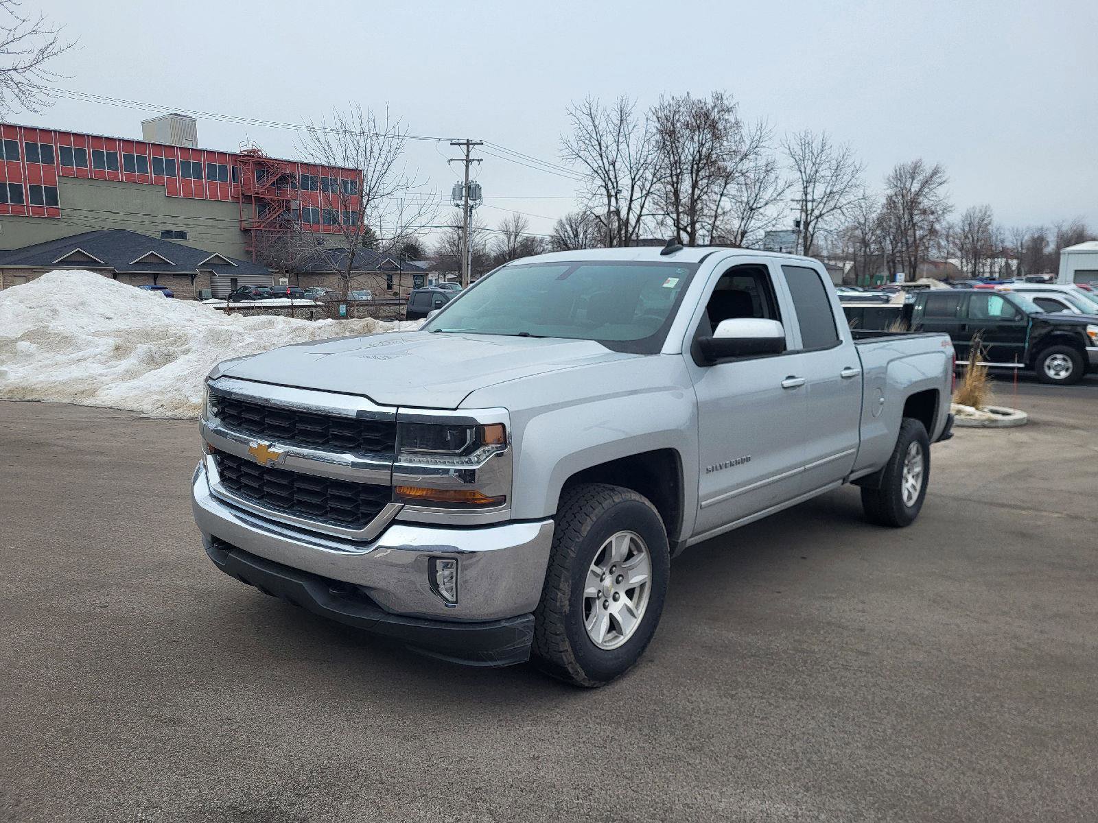Used 2018 Chevrolet Silverado 1500 LT w/ All Star Edition image 7