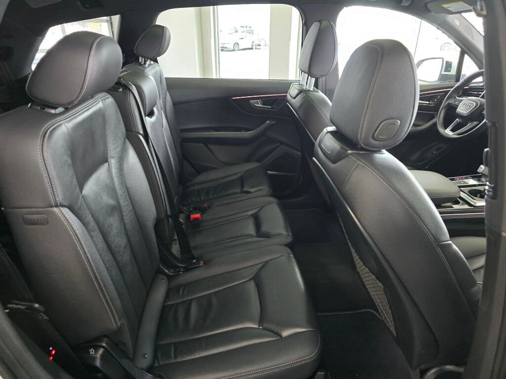 Used 2025 Audi Q7 3.0T Premium Plus image 45