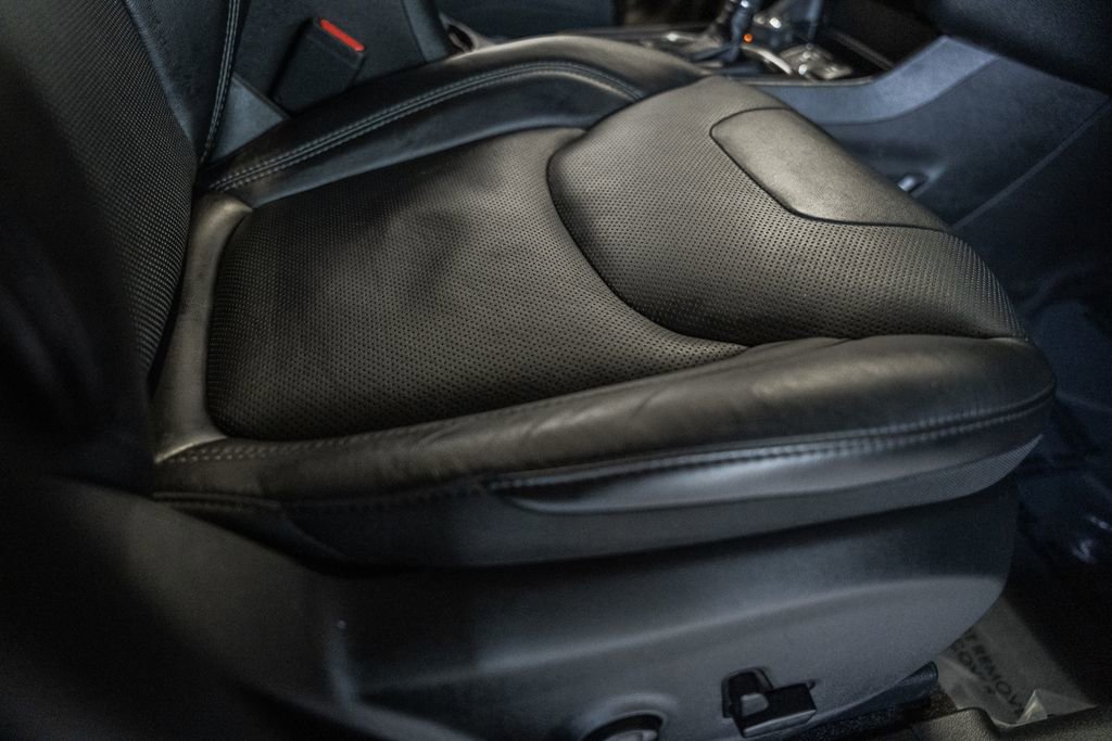 Certified 2019 Jeep Cherokee Limited w/ Trailer Tow Group image 39