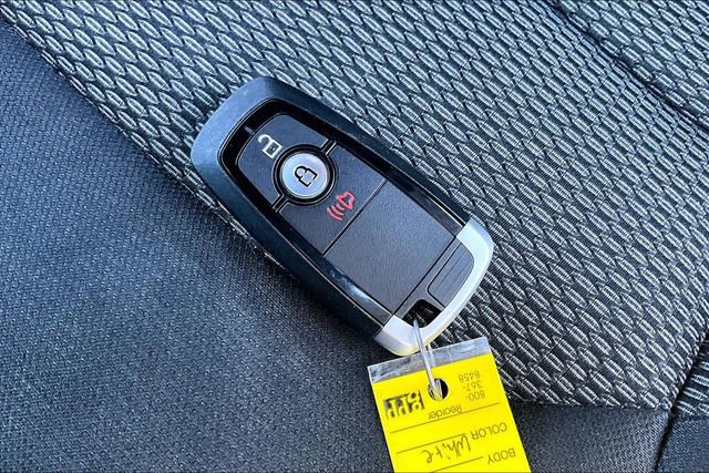 Used 2019 Ford Explorer XLT image 35