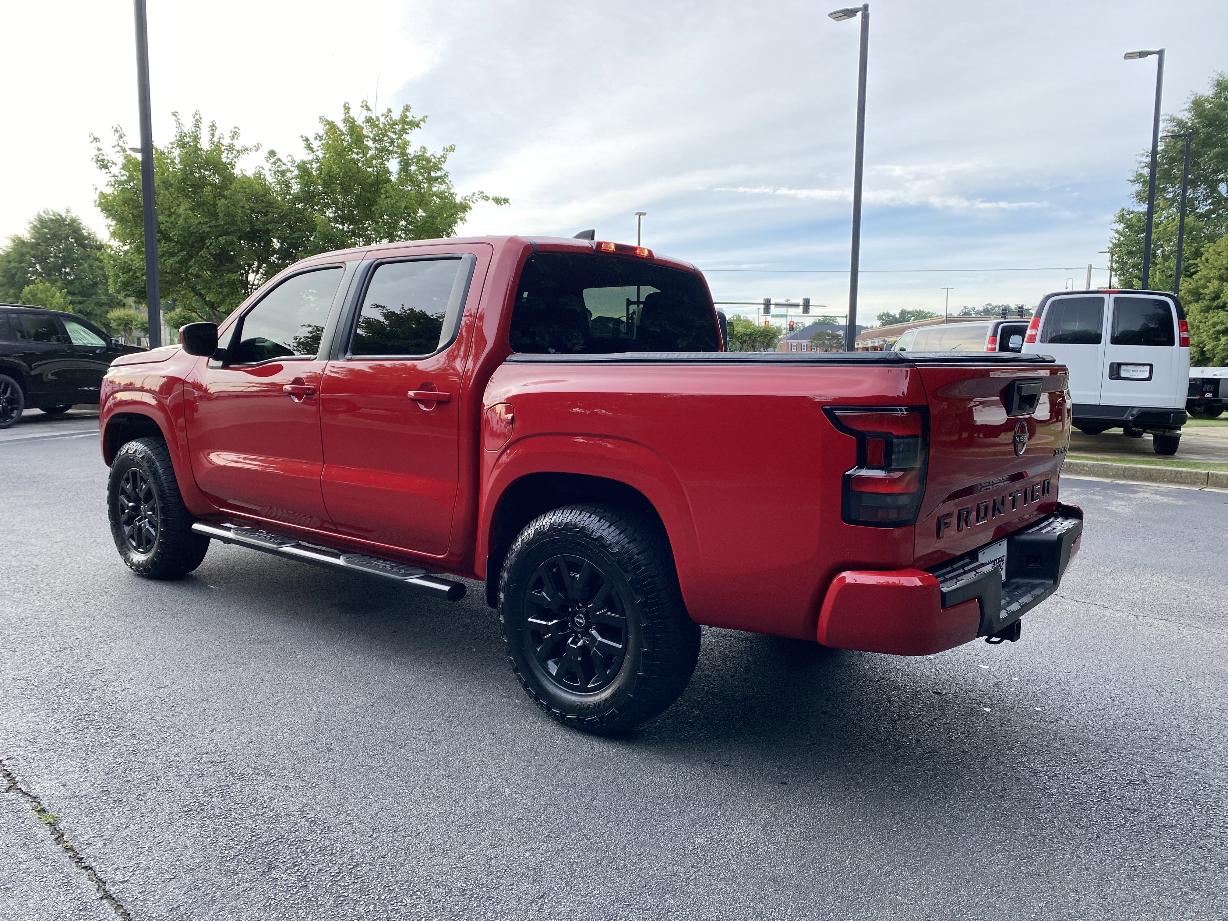 Used 2023 Nissan Frontier SV AWD/4WD image 7