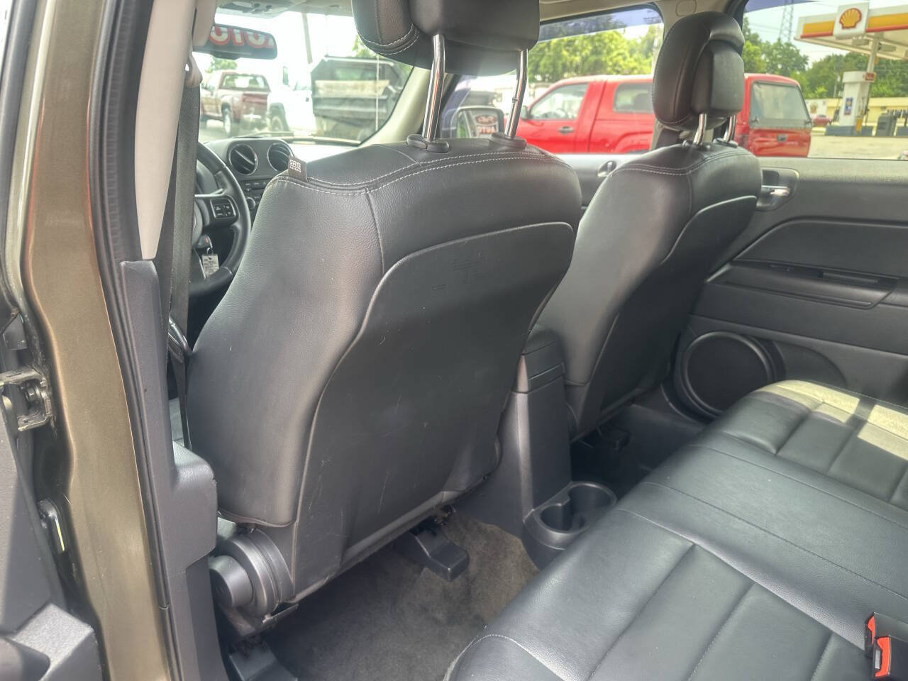 Used 2015 Jeep Patriot High Altitude FWD image 28